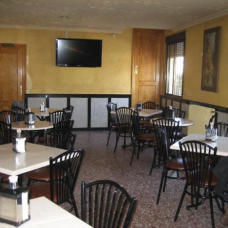 Hostal El Sevillano Rus 外观 照片