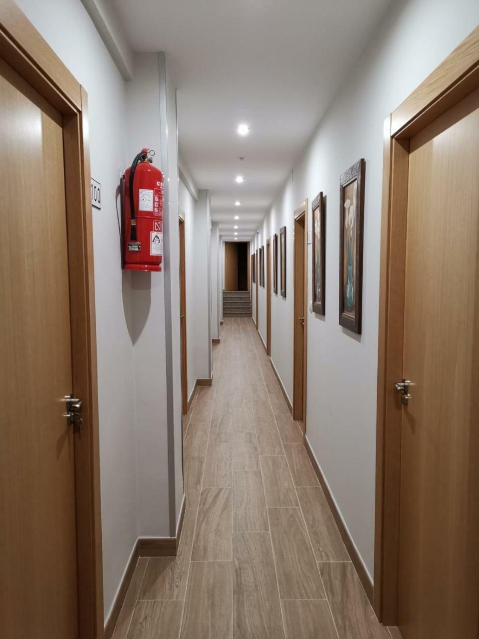 Hostal El Sevillano Rus 外观 照片